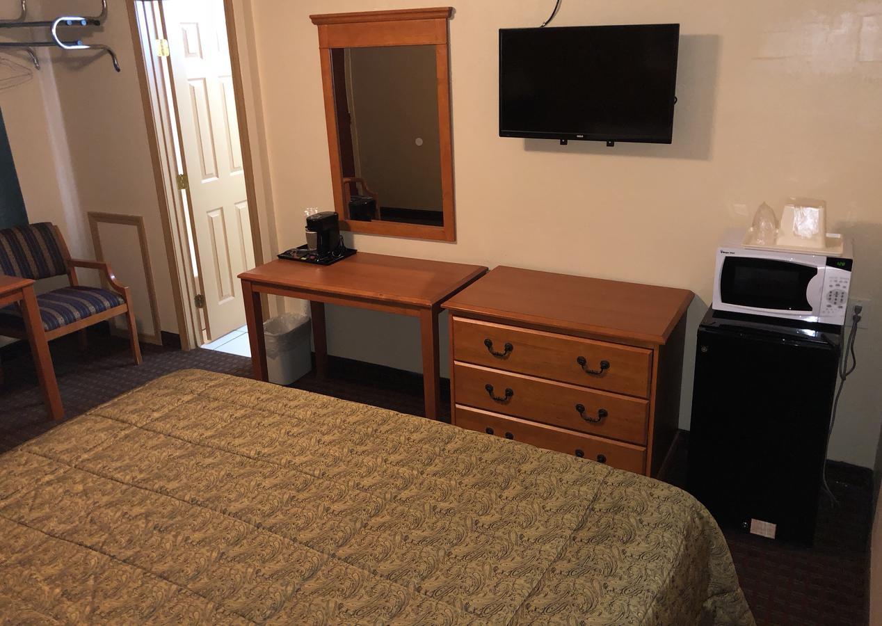 Deluxe Inn Lawton Esterno foto