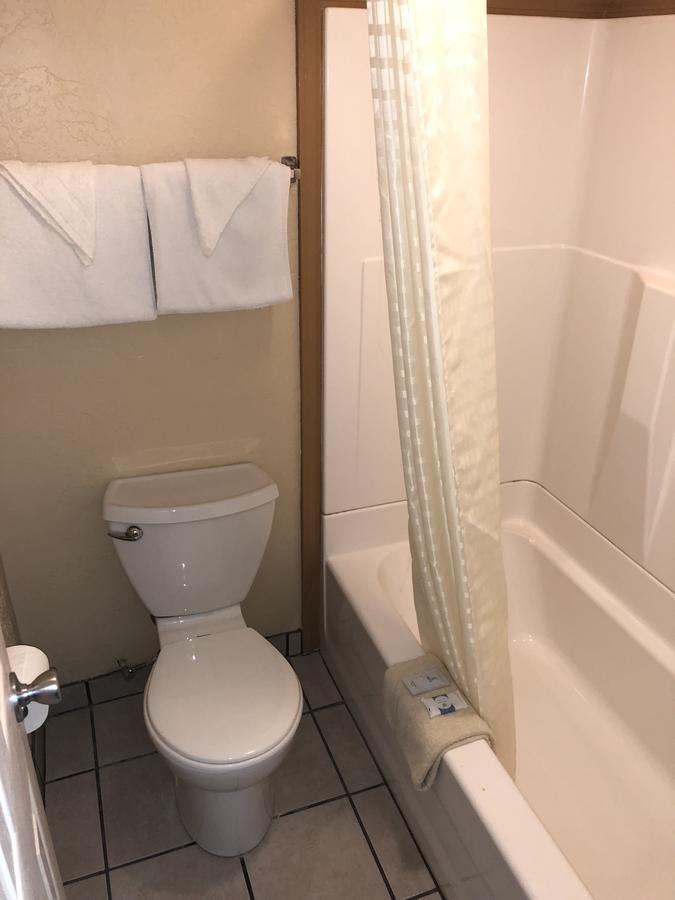 Deluxe Inn Lawton Esterno foto